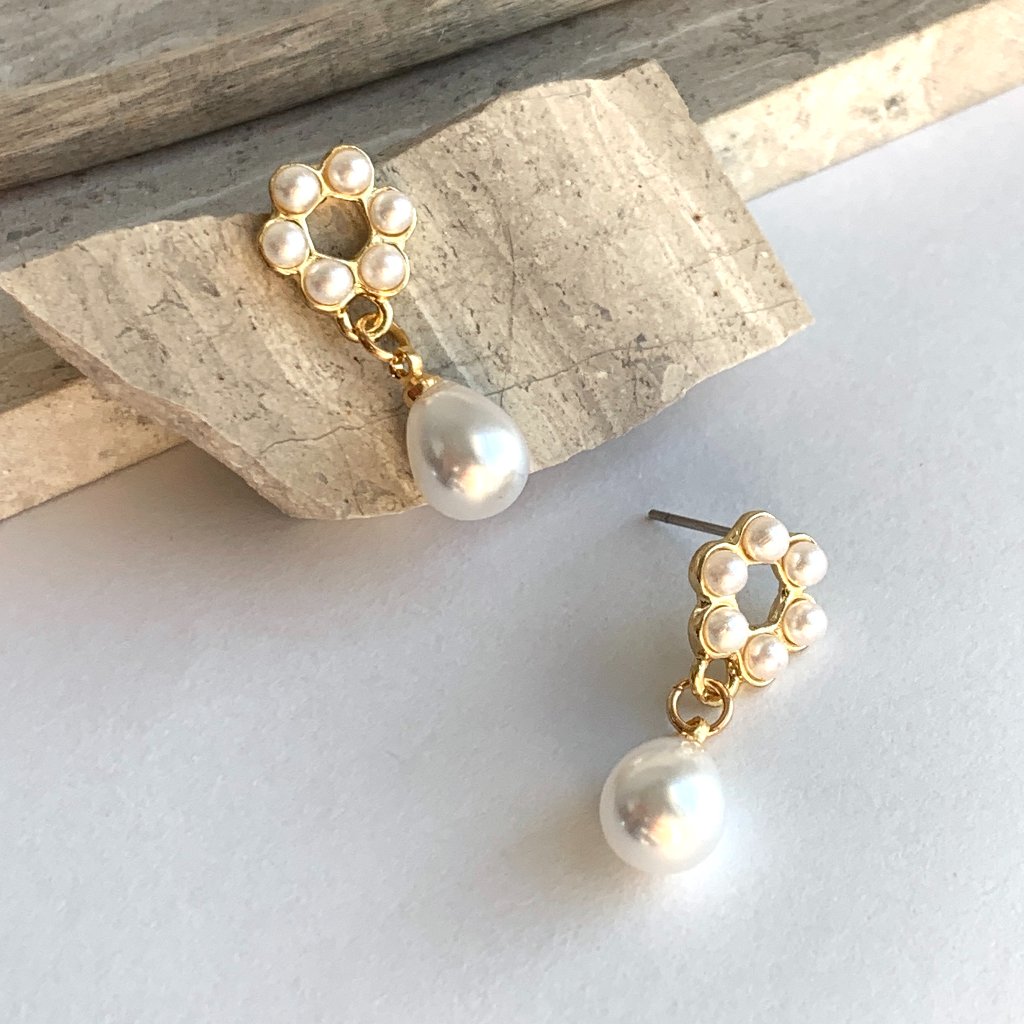 Pearl Post Dangle Drop Earrings Nwt 29$